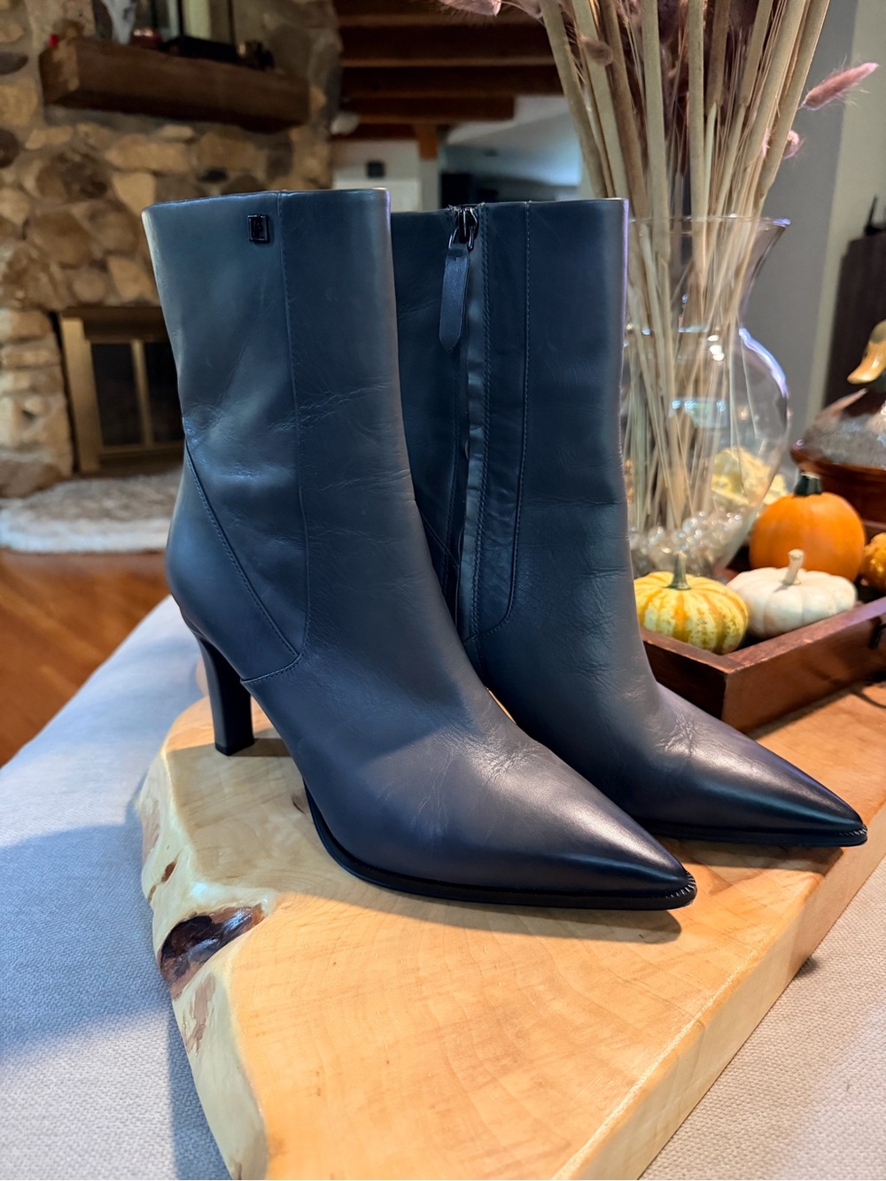 Women's Pointed Toe Mid-Heel Ankle Boots in gray - Franco Sarto
